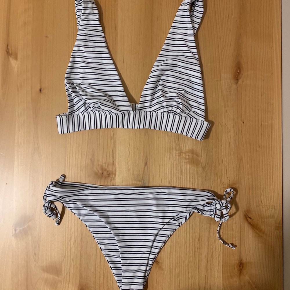 Cupshe bikini • Size M•